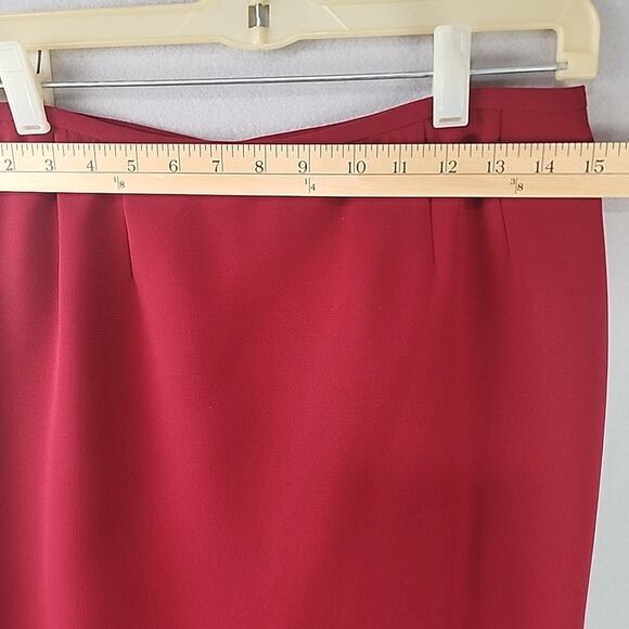 Tahari Petite Red Pencil Skirt Size 10P (Stain) - Picture 3 of 6